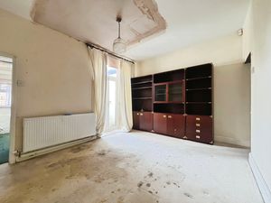 Dining room- click for photo gallery